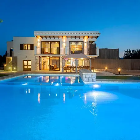 Can Bernadet Villa *